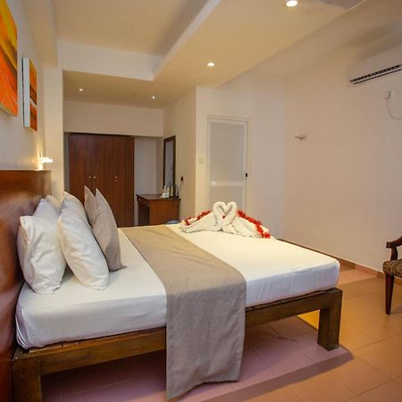 Lucky Seven Hikkaduwa Hotel Luaran gambar
