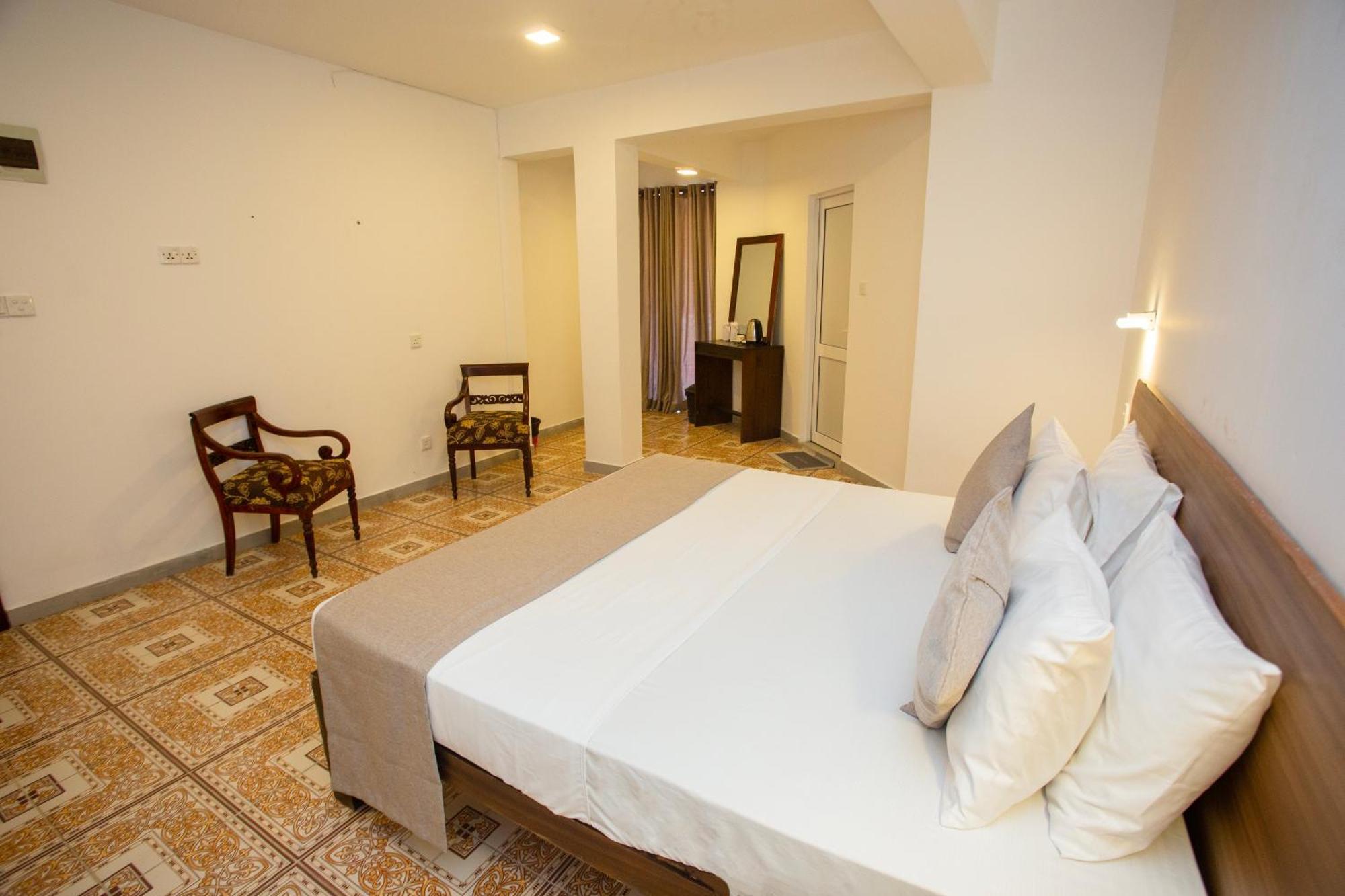 Lucky Seven Hikkaduwa Hotel Luaran gambar