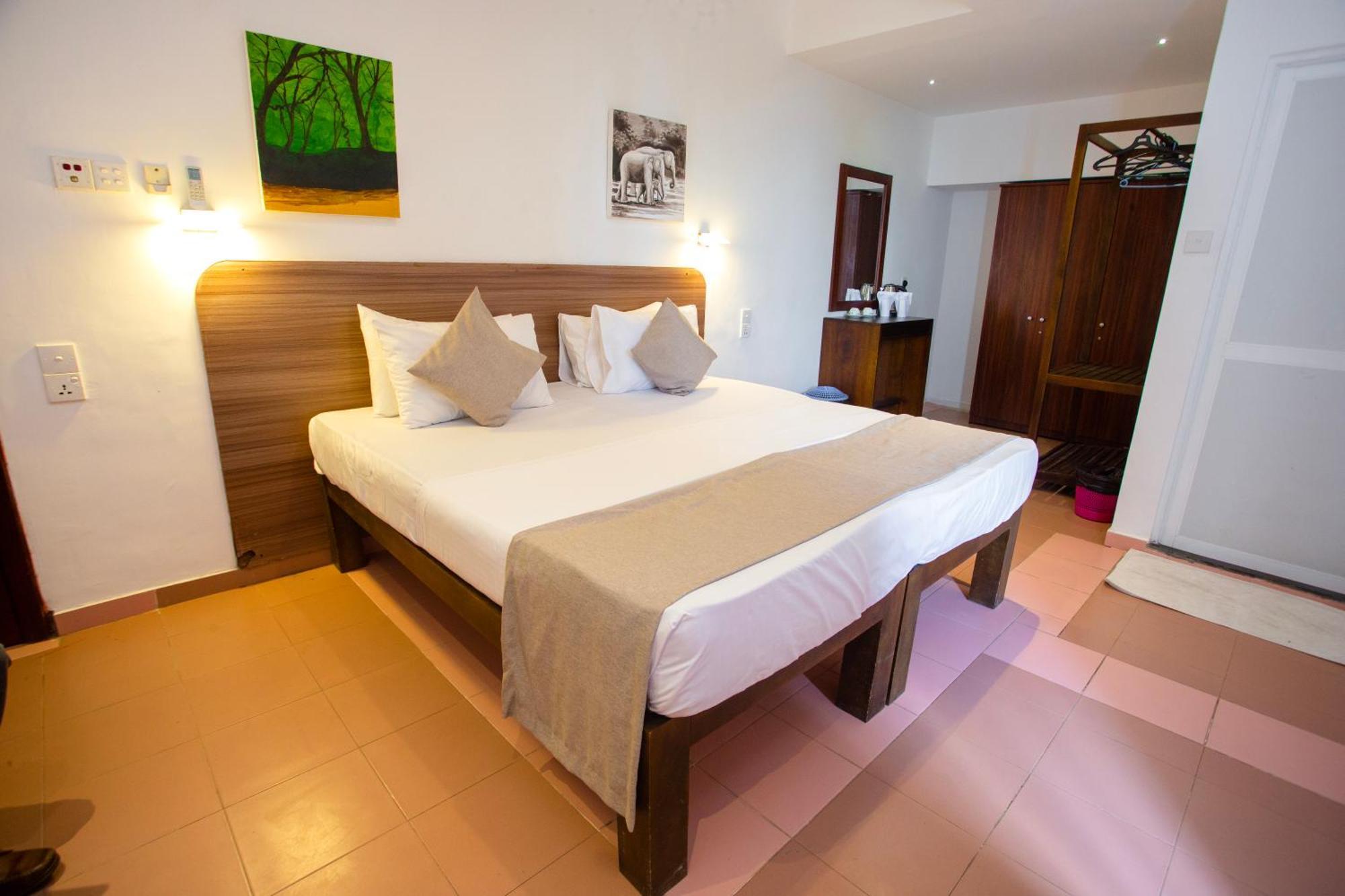 Lucky Seven Hikkaduwa Hotel Luaran gambar